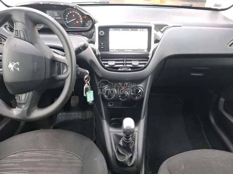 Peugeot 208 2018 photo 5