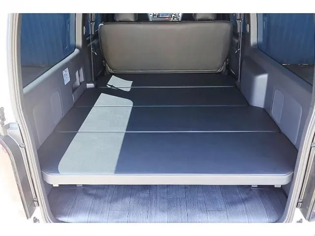 Toyota Hiace Van 2024 photo 4