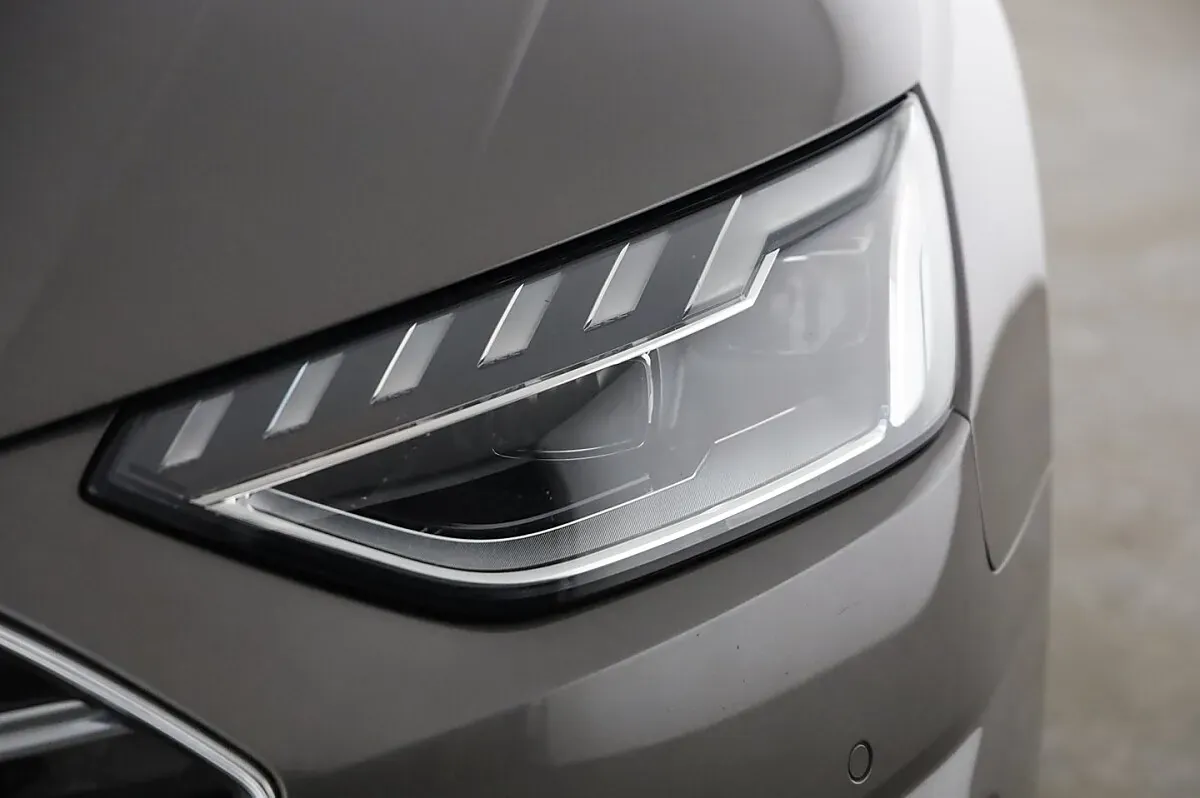 Audi A4 2022 photo 3