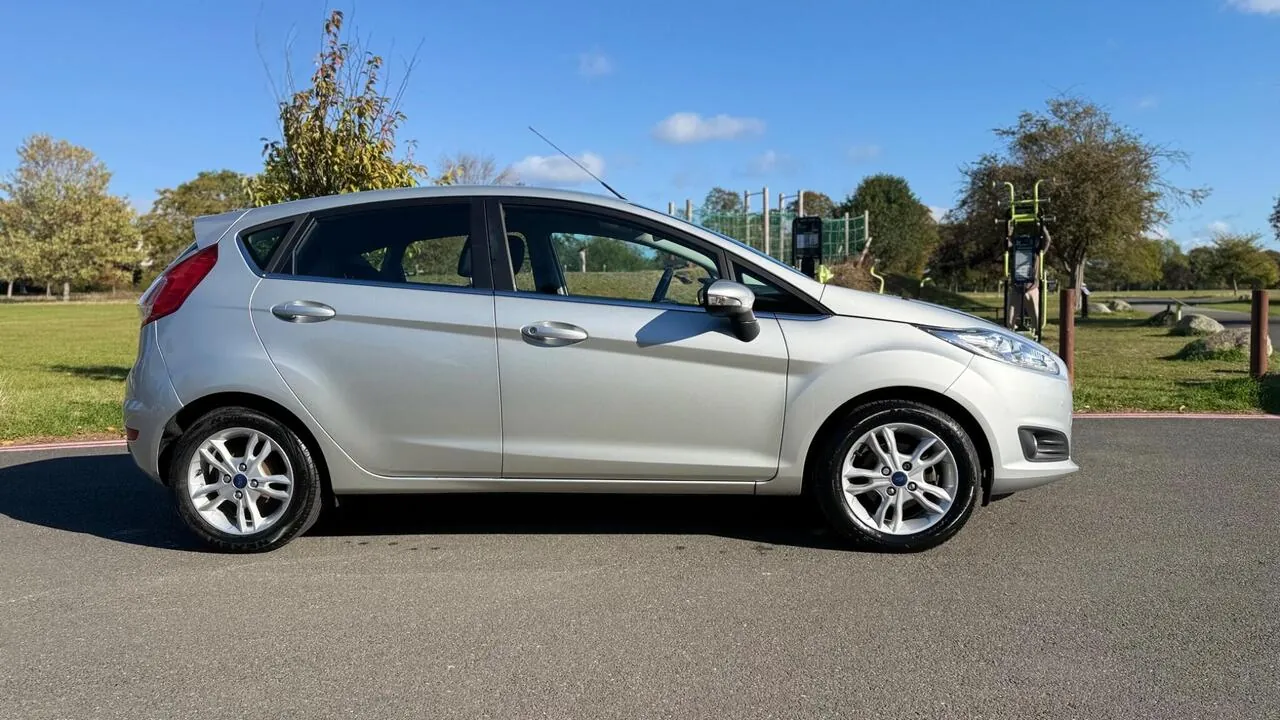 Ford Fiesta 2015 photo 3