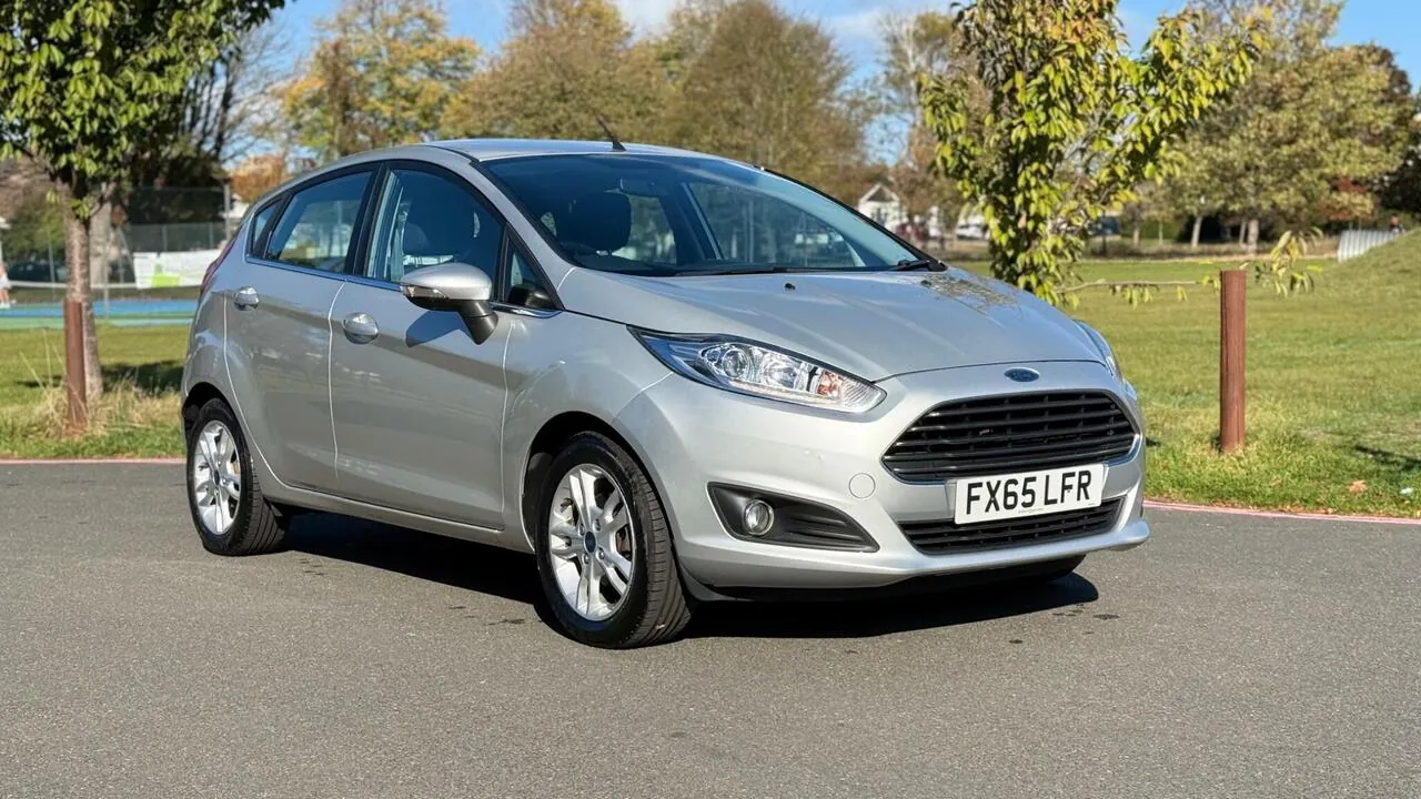 Ford Fiesta 2015 photo 2