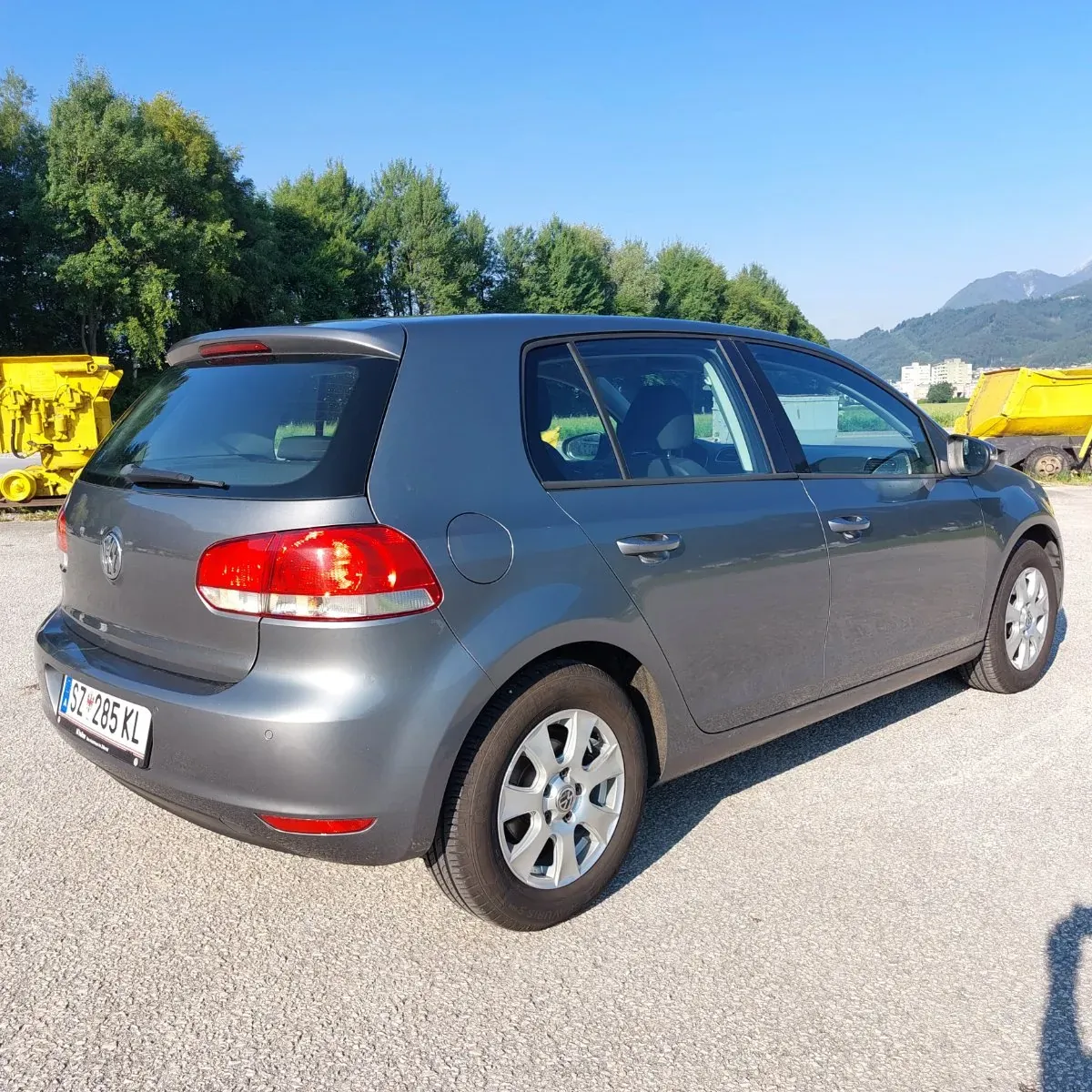 Volkswagen Golf 2010 photo 2