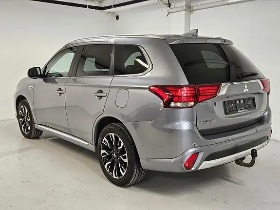 Mitsubishi Outlander 2017 photo 4