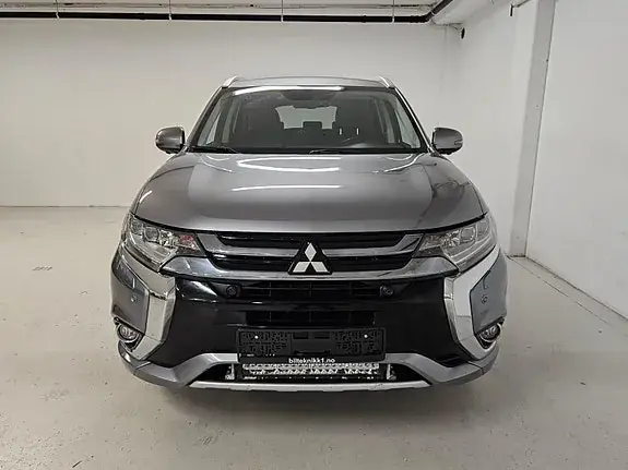 Mitsubishi Outlander 2017 photo 2