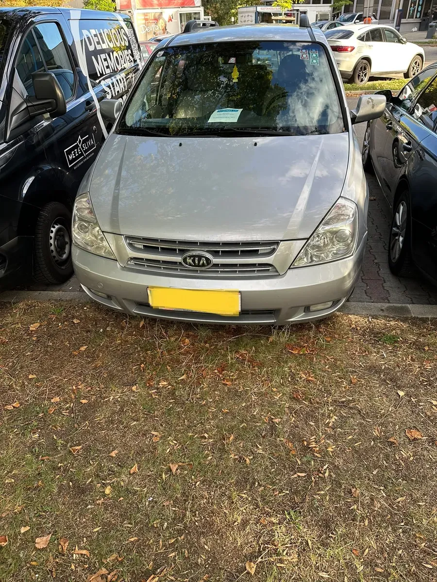 Kia Carnival 2008 photo 2