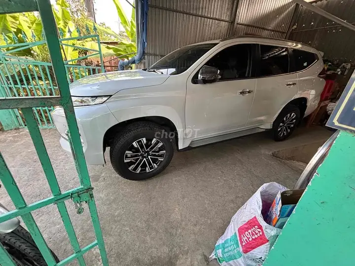 Mitsubishi Pajero Sport photo 2