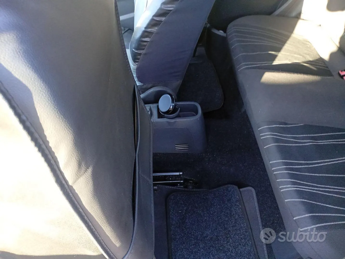 Opel Corsa 2010 photo 3
