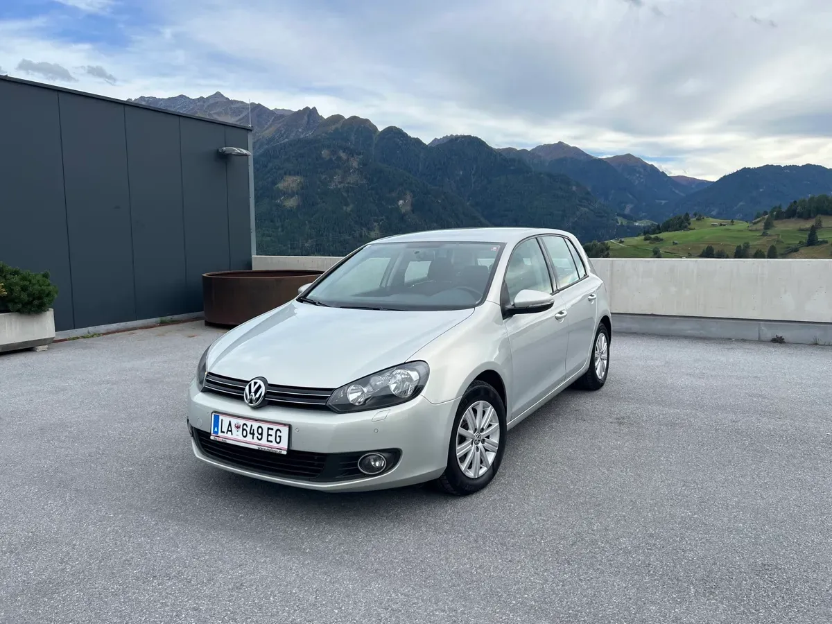 Volkswagen Golf 2012 photo 2
