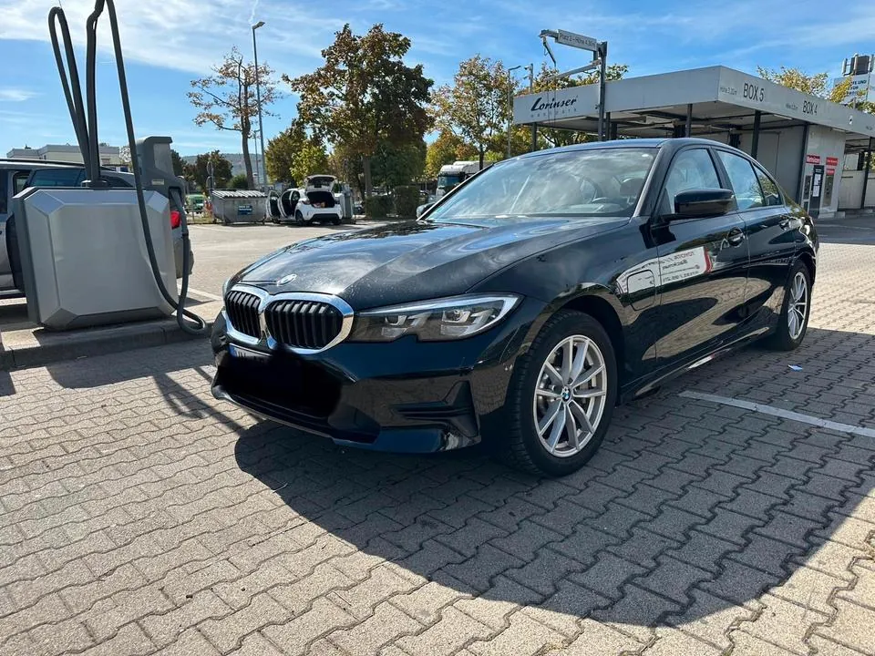 BMW 330E