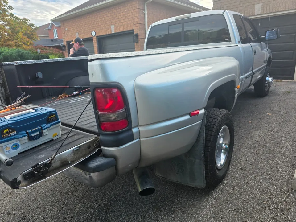 Dodge Ram 3500 2002 photo 3
