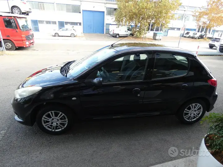 Peugeot 206 2010 photo 4