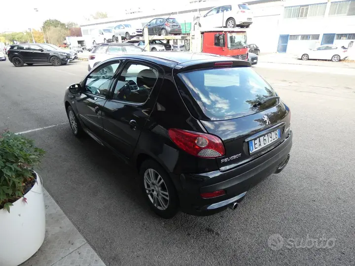 Peugeot 206 2010 photo 5