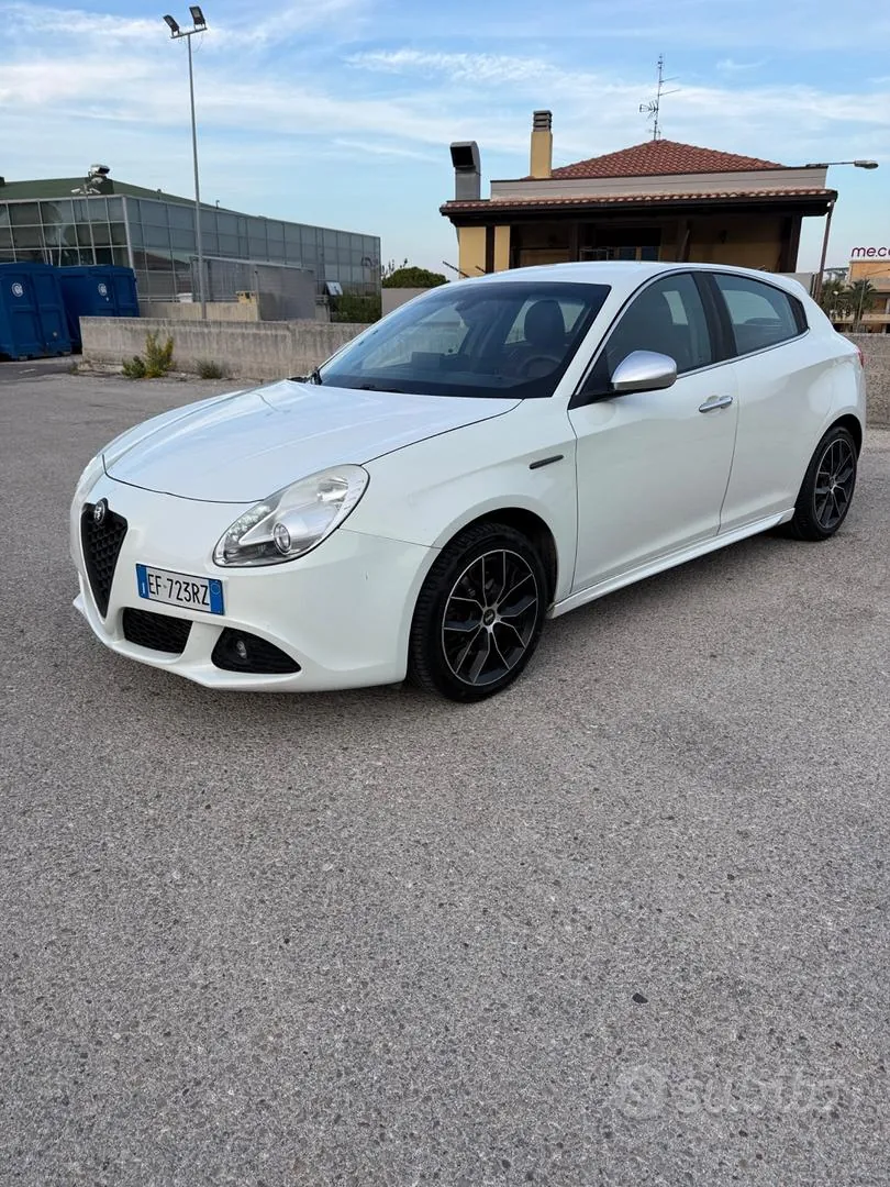 Alfa Romeo Giulietta 2010 photo 2