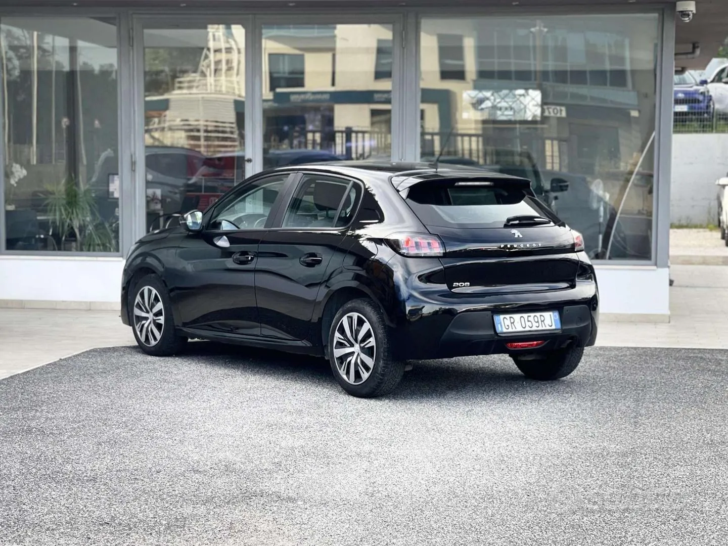 Peugeot 208 2023 photo 4