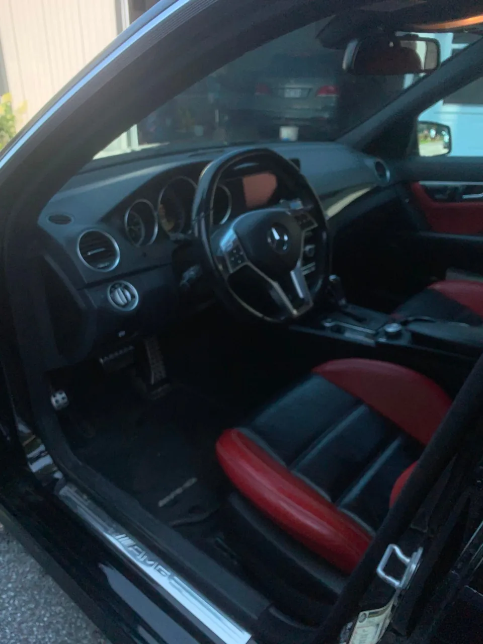 Mercedes-Benz C63 Amg 2012 photo 4