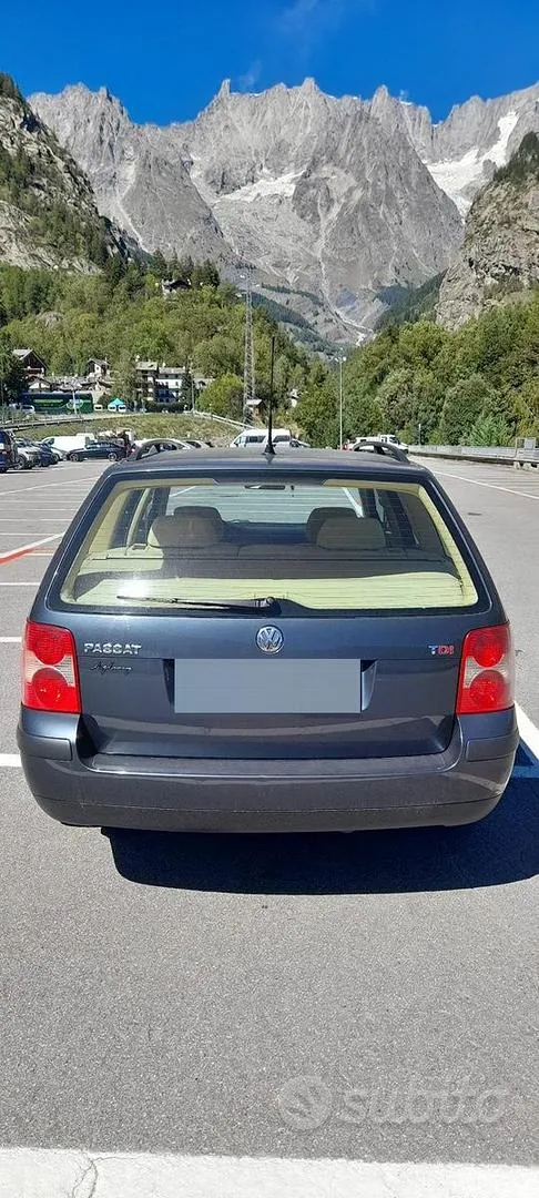 Volkswagen Passat 2003 photo 2