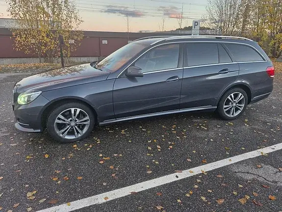 Mercedes-Benz E 220 D
