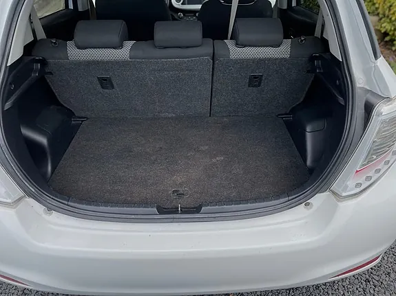 Toyota Yaris 2011 photo 5