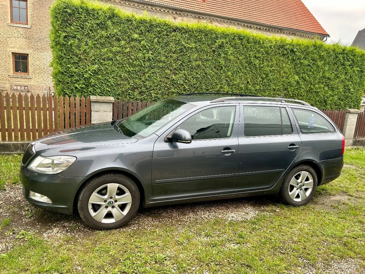 Skoda Octavia 2009 photo 2