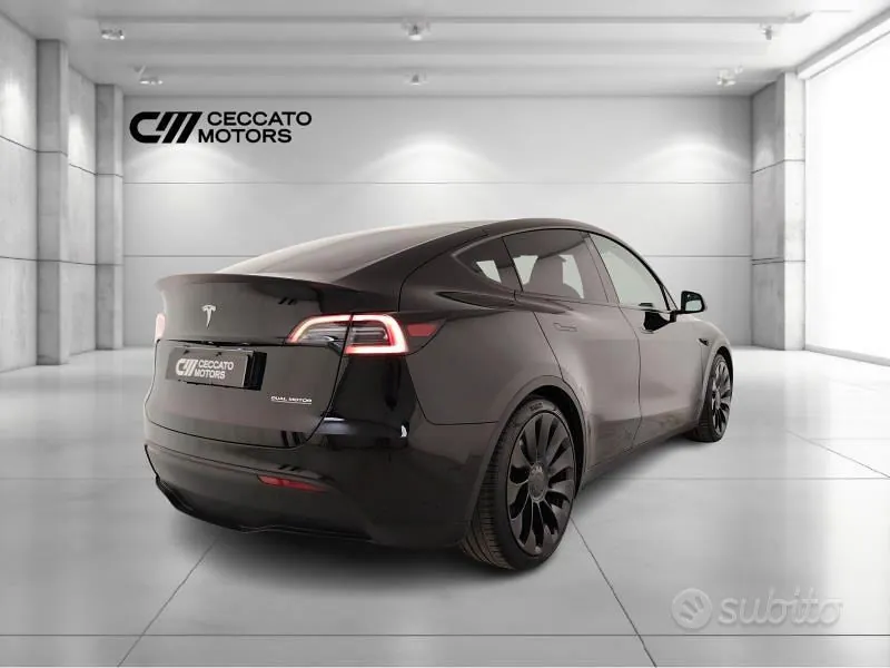 Tesla Model Y 2024 photo 4