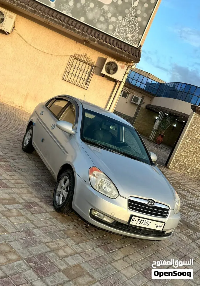Hyundai Accent 2009 photo 2