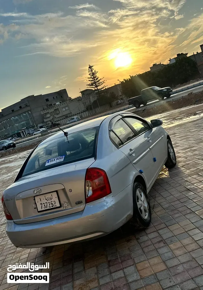 Hyundai Accent 2009 photo 4