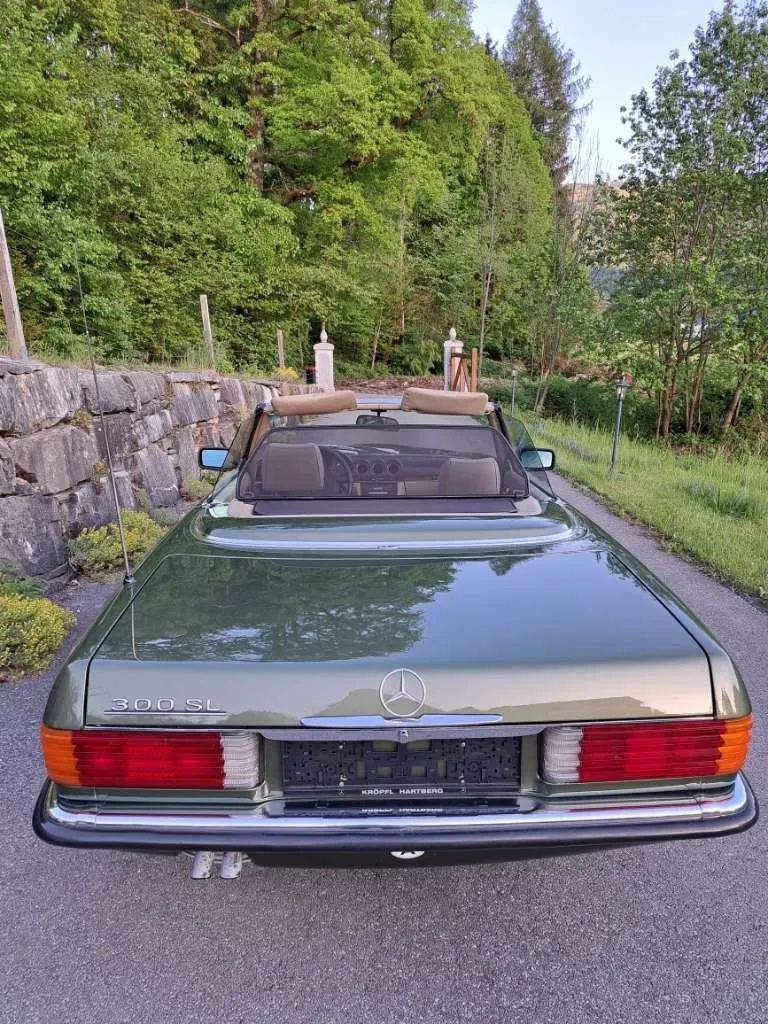Mercedes-Benz Sl-Class 1986 photo 3