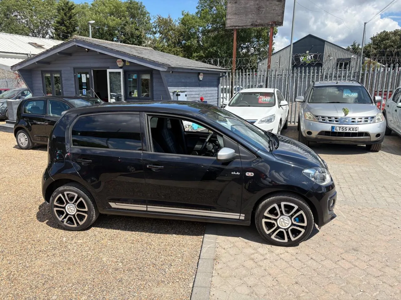 Volkswagen Up 2015 photo 3