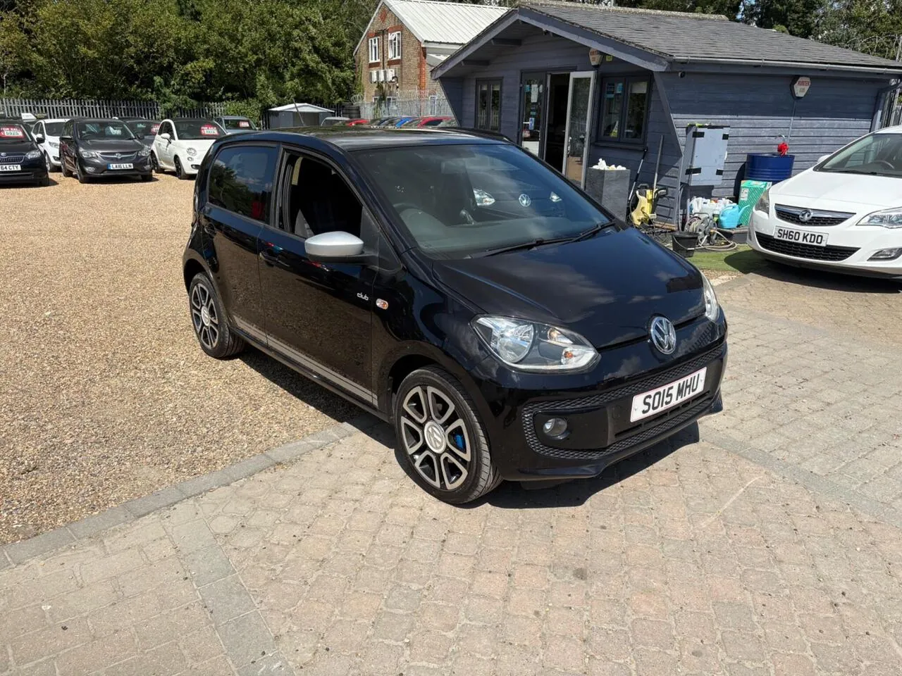 Volkswagen Up 2015 photo 2