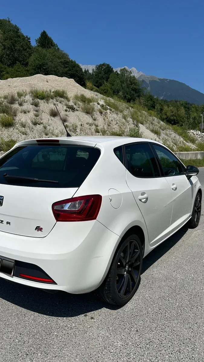 Seat Ibiza 2017 photo 2