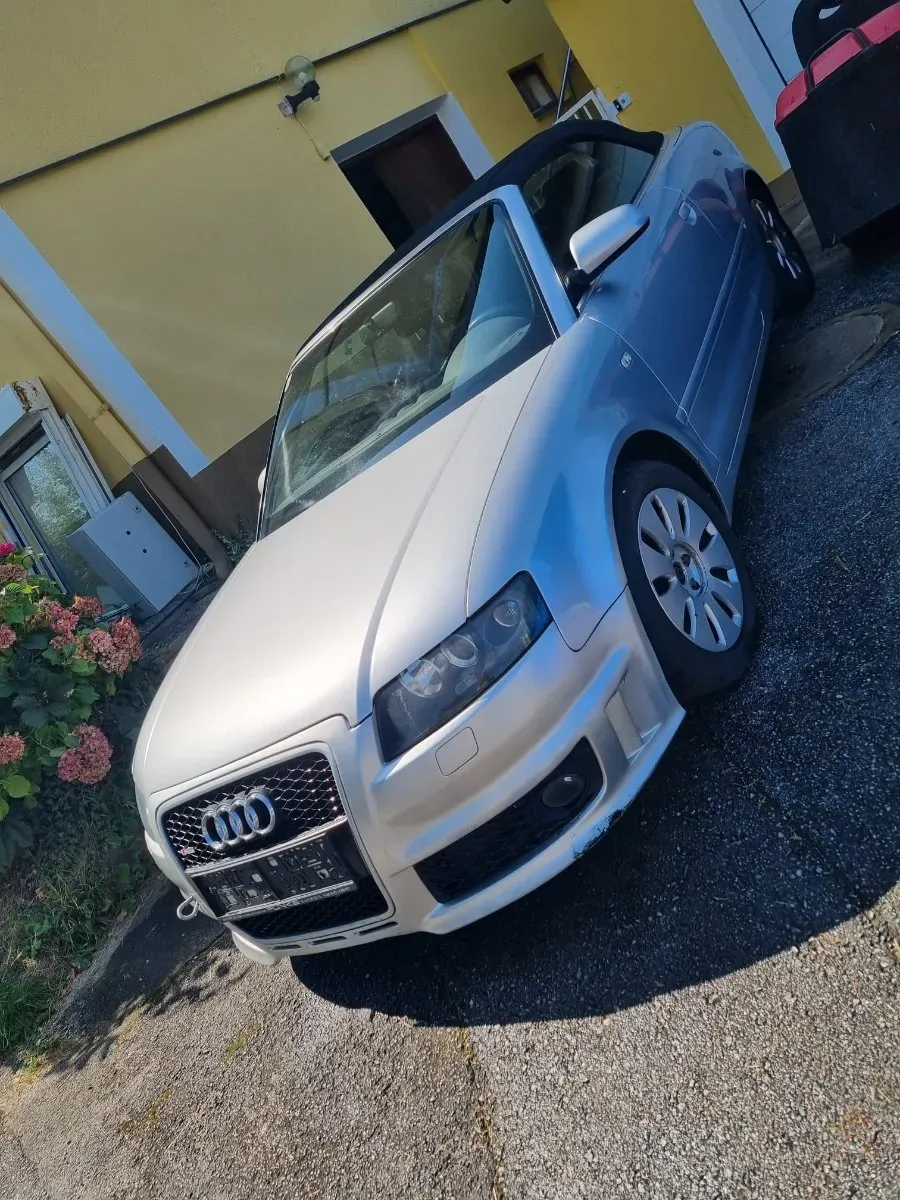 Audi A4 2003 photo 2