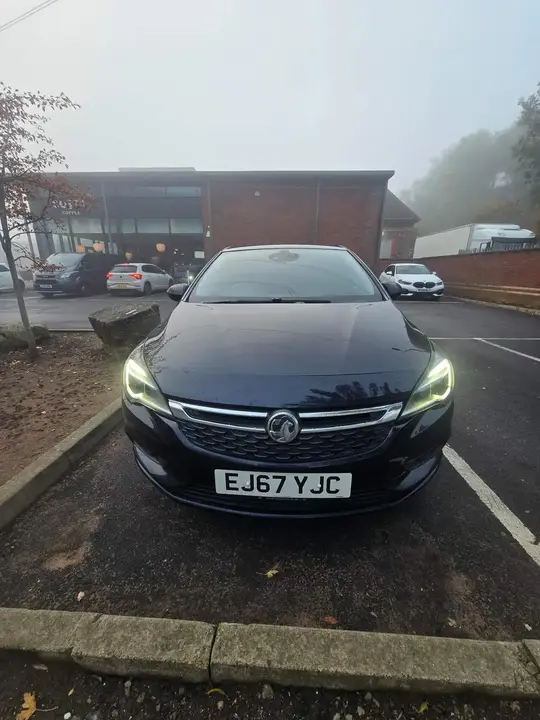 Vauxhall Astra 2017 photo 2