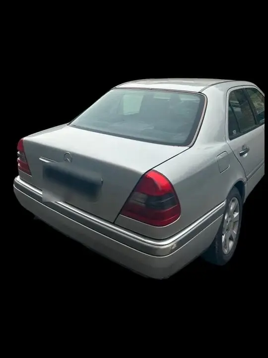 Mercedes-Benz C180