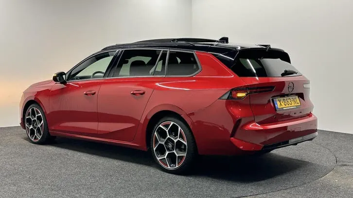Opel Astra 2024 photo 2
