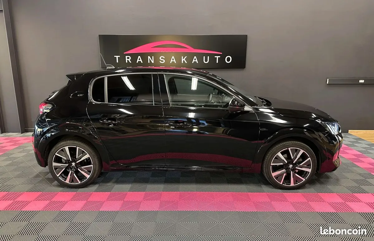 Peugeot 208 2022 photo 3