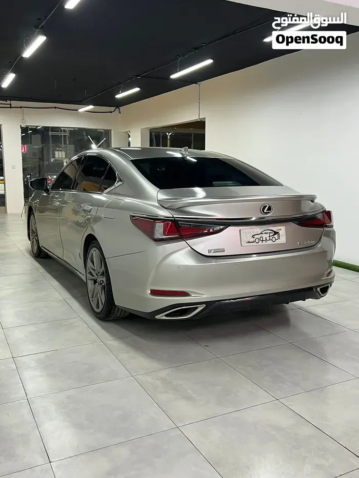 Lexus Es350 2020 photo 3
