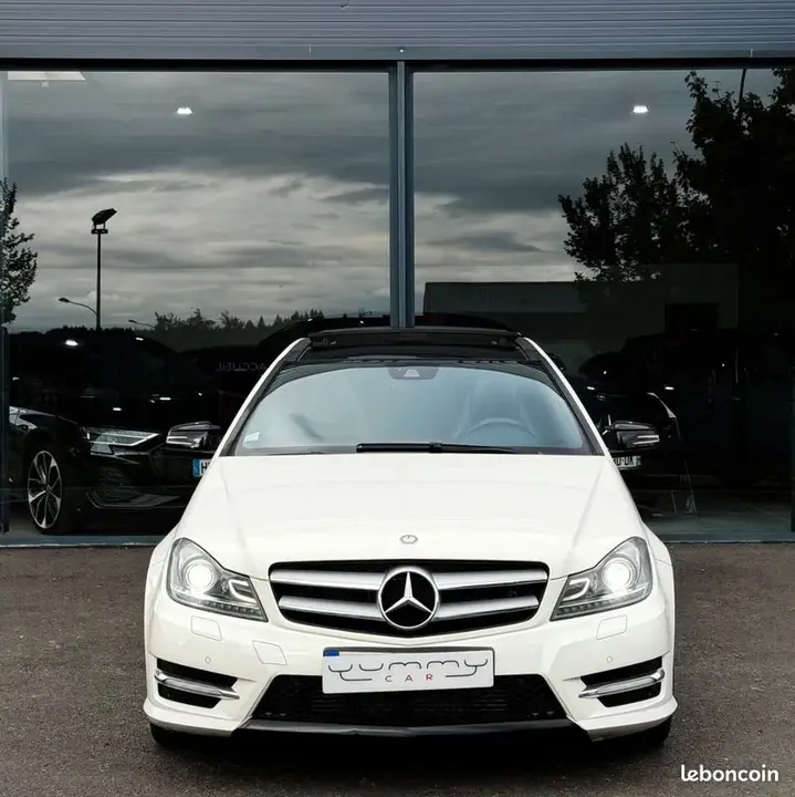Mercedes-Benz C-Class 2011 photo 2
