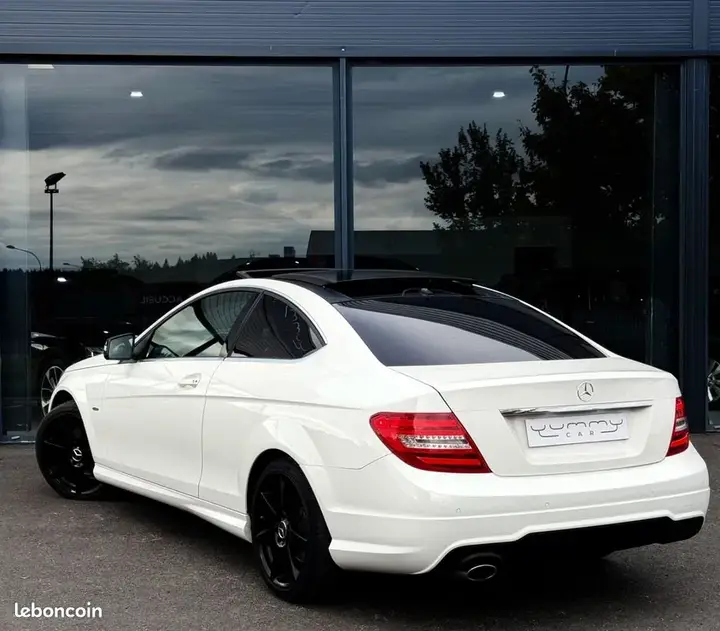 Mercedes-Benz C-Class 2011 photo 4