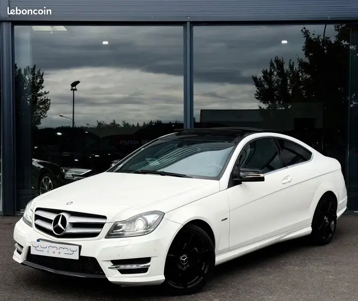 Mercedes-Benz C-Class 2011 photo 3