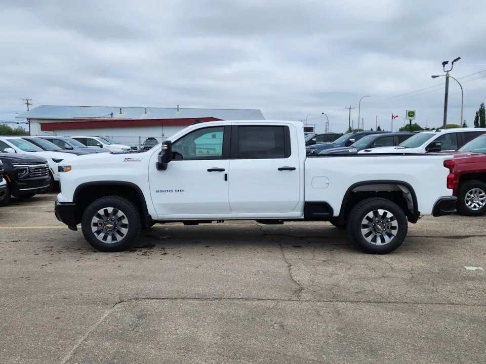 Chevrolet Silverado 2500Hd 2026 photo 3