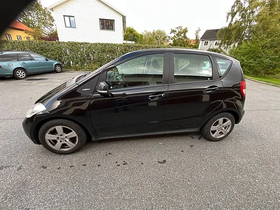 Mercedes-Benz A160 2012 photo 2