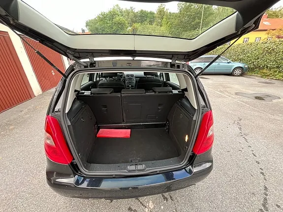 Mercedes-Benz A160 2012 photo 5