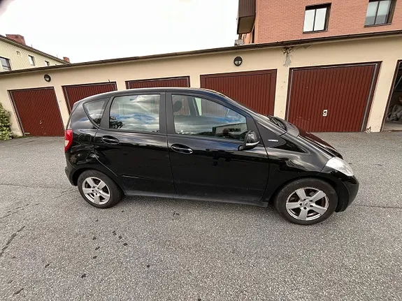 Mercedes-Benz A160 2012 photo 4