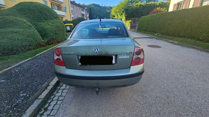 Volkswagen Passat 2001 photo 2