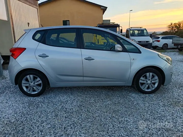 Hyundai Ix20 2011 photo 5