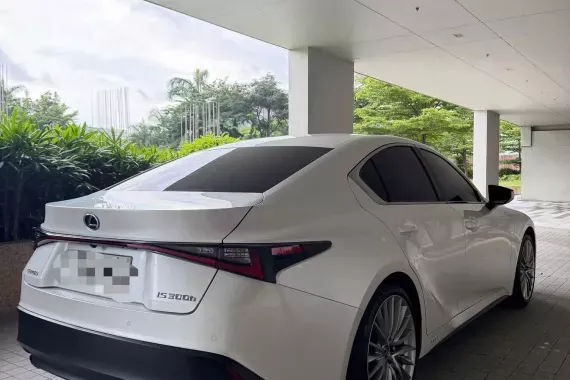 Lexus Is300H 2022 photo 5
