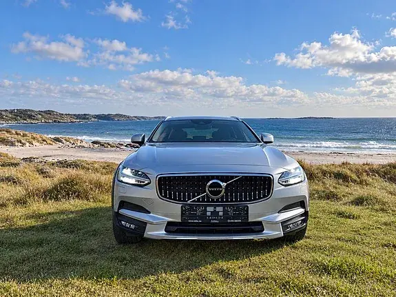 Volvo V90 Cross Country 2019 photo 2