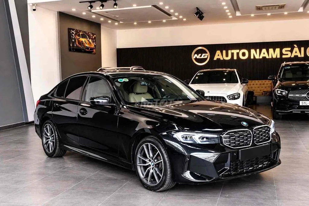 BMW 3 Series 2023 photo 2