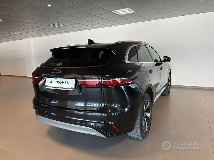 Jaguar F-Pace 2024 photo 2