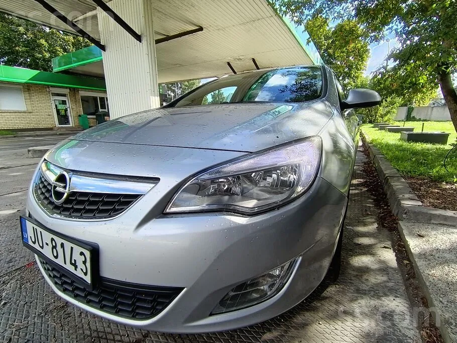 Opel Astra 2012 photo 3